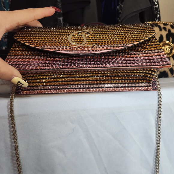 Christian Louboutin Elegant Gold and Pink Crystal Clutch with Chain - Picture 4 of 5